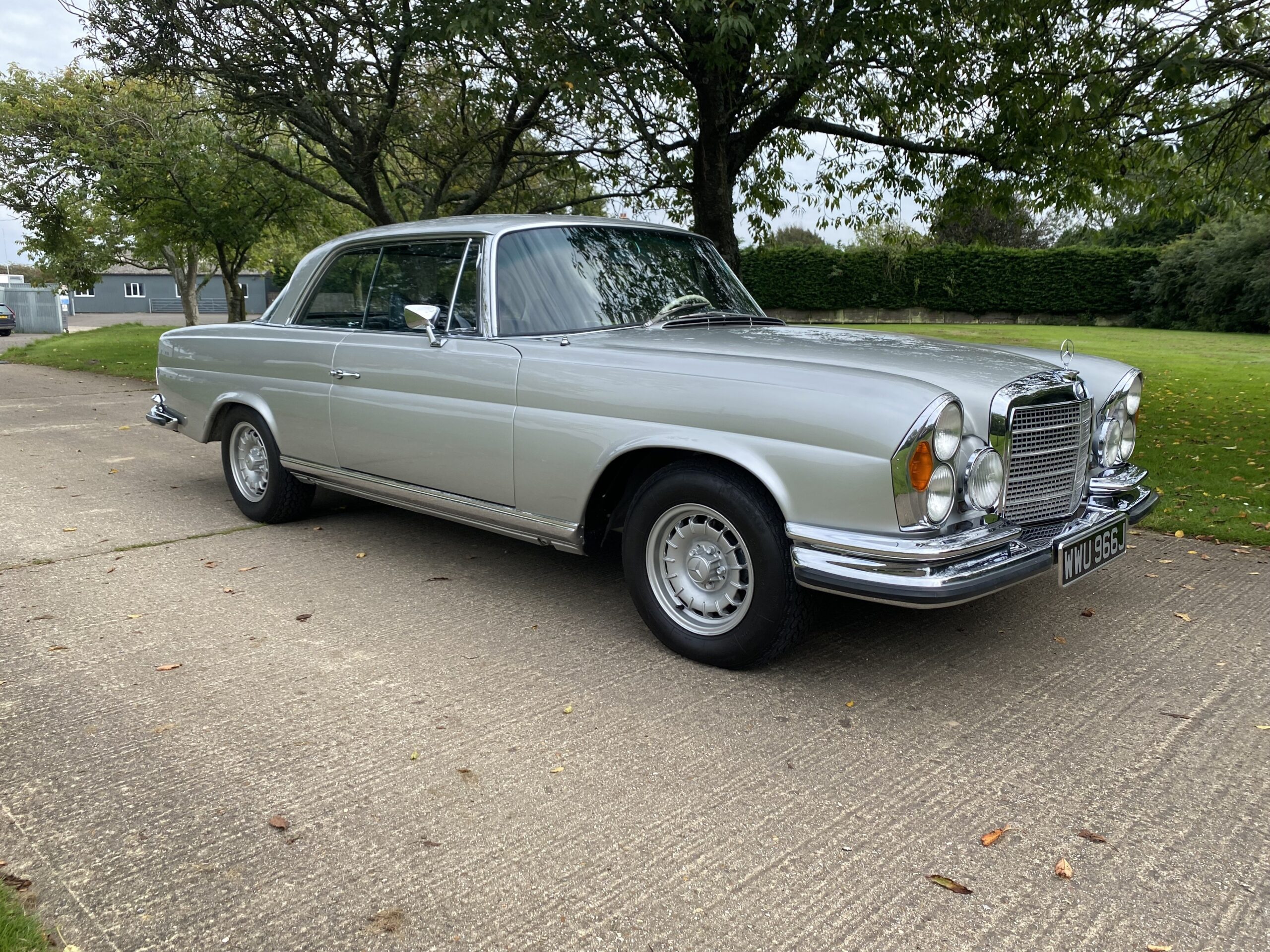 1971 Mercedes-Benz 280SE 3.5 Co...